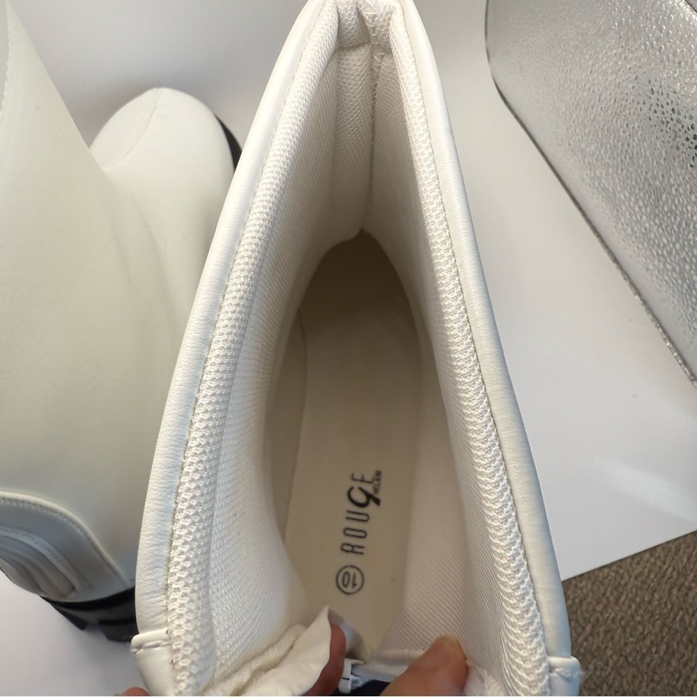 White Platform Boots - Picture 10 of 13